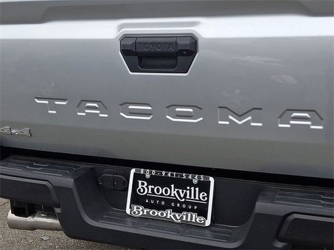 Certified 2025 Toyota Tacoma SR image 31