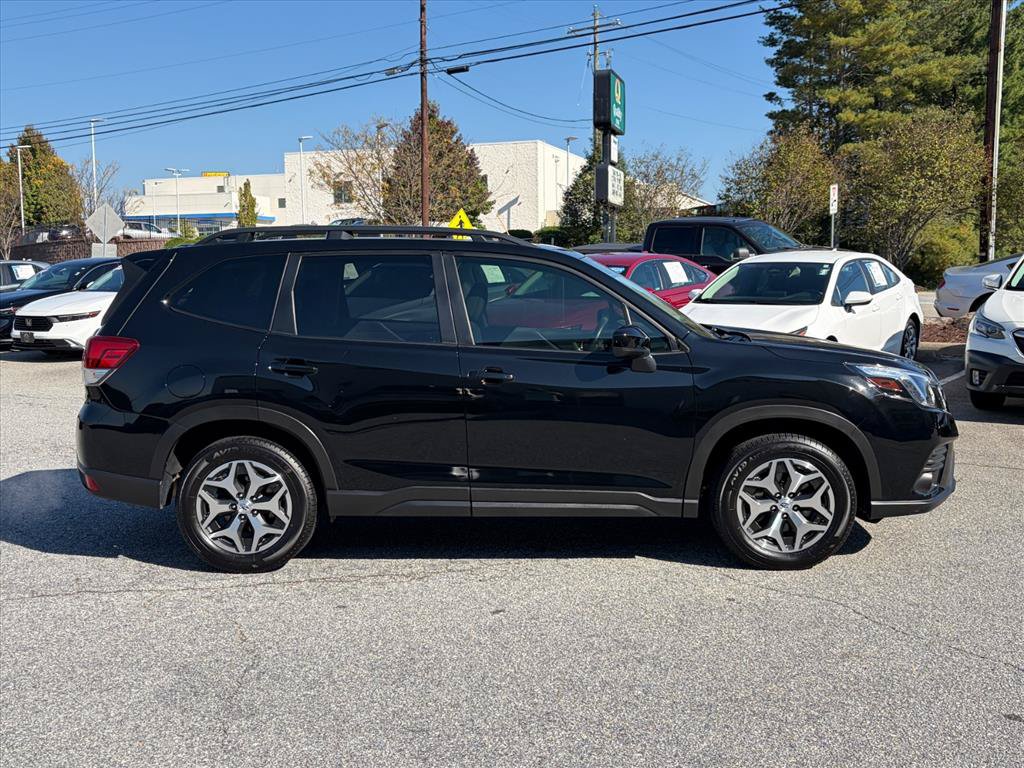 Used 2024 Subaru Forester Premium AWD/4WD image 3