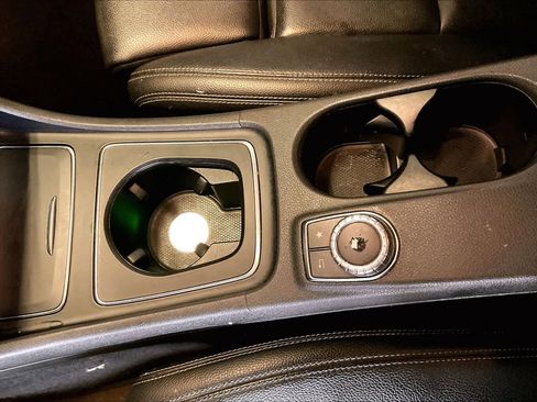 Used 2019 Mercedes-Benz CLA 250 CLA 250 image 16