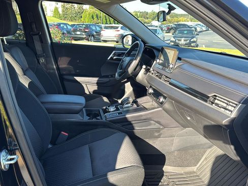 Used 2024 Mitsubishi Outlander ES image 10