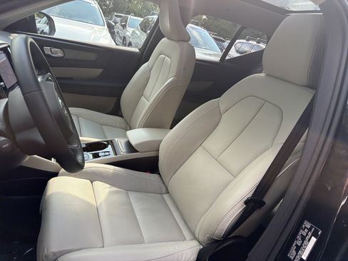 Certified 2023 Volvo XC40 B5 Plus w/ Protection Package Premier AWD/4WD image 16