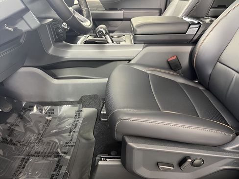 Used 2025 Ford F150 Lariat w/ Equipment Group 501A Mid image 10