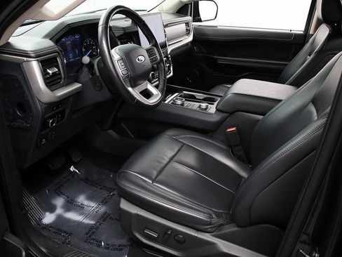 Used 2024 Ford Expedition Max XLT image 10
