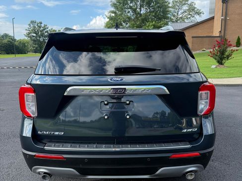 Used 2022 Ford Explorer Limited w/ Equipment Group 301A AWD/4WD image 8