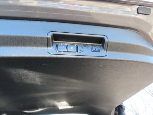 Used 2023 Ford Explorer XLT w/ Equipment Group 202A image 21