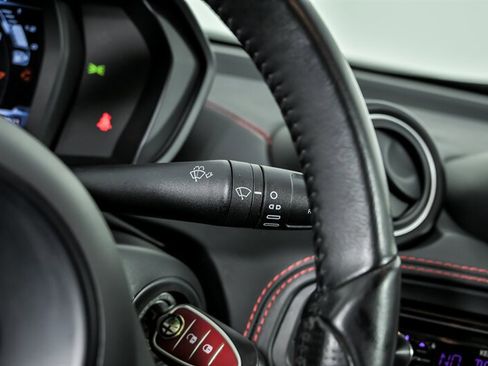 Used 2015 Alfa Romeo 4C Coupe w/ Leather Interior Group RWD image 29