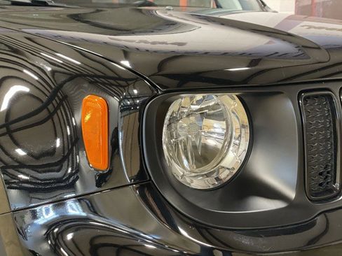 Used 2023 Jeep Renegade Altitude w/ Sun/Sound Group image 11