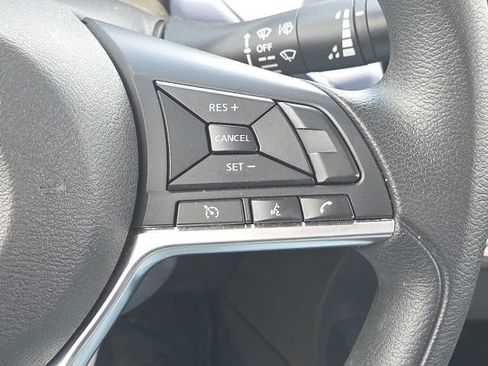 Used 2024 Nissan Versa SV FWD image 31