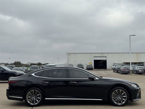 Used 2021 Lexus LS 500 w/ Accessory Package (Z2) image 3