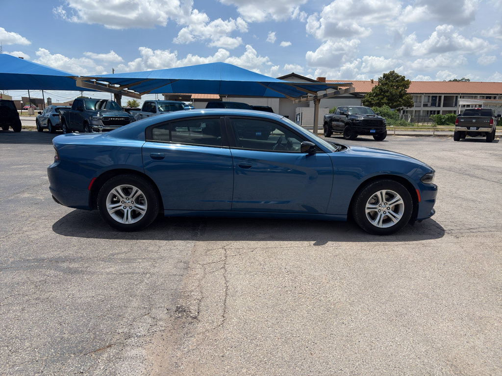 Used 2023 Dodge Charger SXT RWD image 4