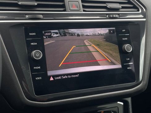 Used 2024 Volkswagen Tiguan SE w/ MDO Package, Two-Row image 15