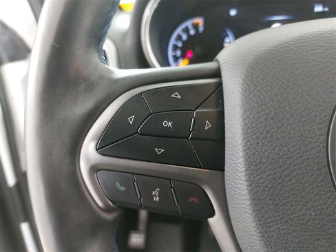 Used 2019 Jeep Grand Cherokee Laredo image 22