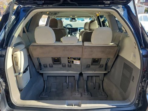 Used 2019 Toyota Sienna LE image 29
