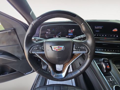 Used 2024 Cadillac Escalade ESV Sport Platinum w/ LPO, ONYX Package AWD/4WD image 19