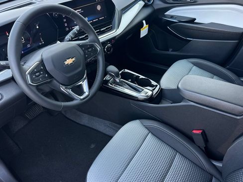 New 2026 Chevrolet Trax LT w/ Driver Confidence Package FWD image 10