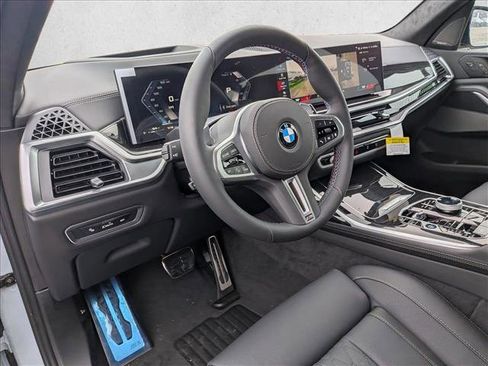 New 2026 BMW X7 M60i image 3