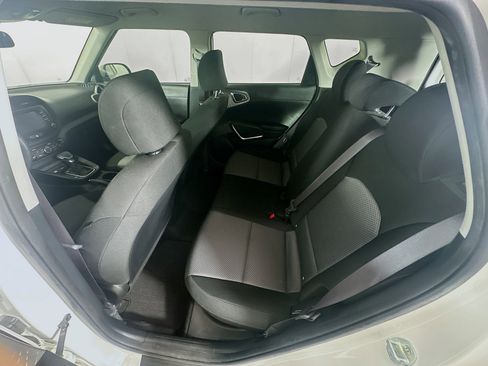 Used 2021 Kia Soul LX image 25