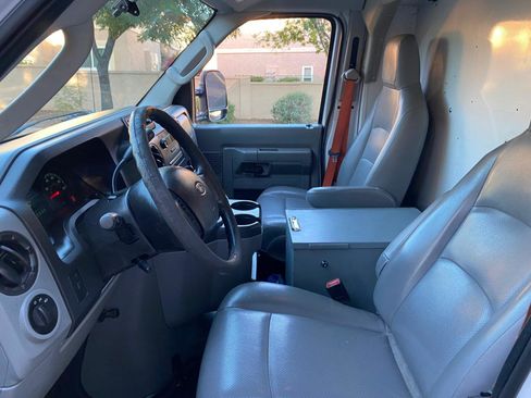 Used 2016 Ford E-350 and Econoline 350 Super Duty image 40