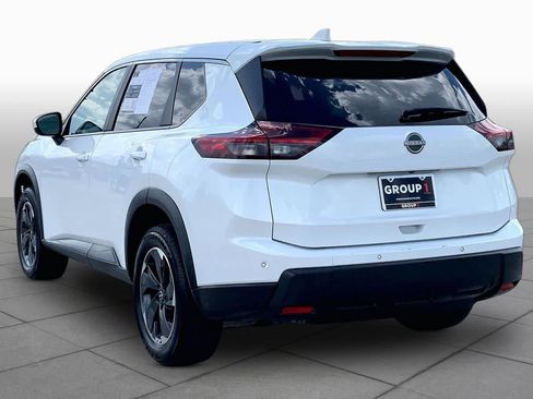 Used 2024 Nissan Rogue SV AWD/4WD image 11