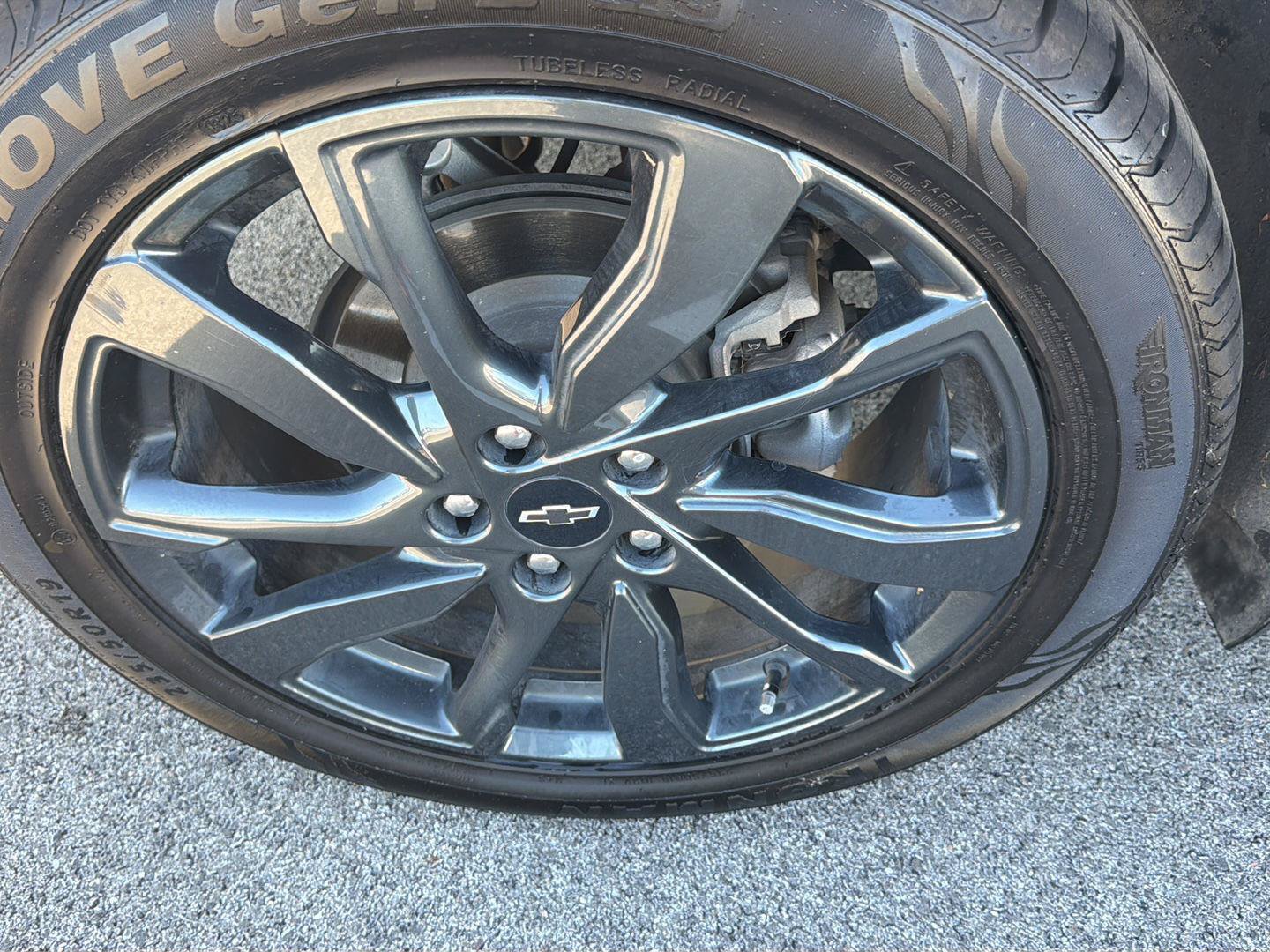 Used 2023 Chevrolet Equinox RS w/ LPO, Floor Liner Package FWD image 24