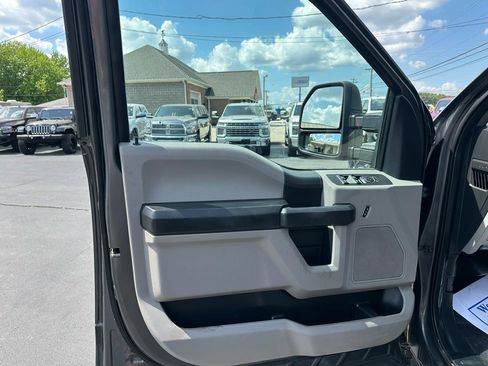 Used 2020 Ford F250 XL w/ STX Appearance Package image 10