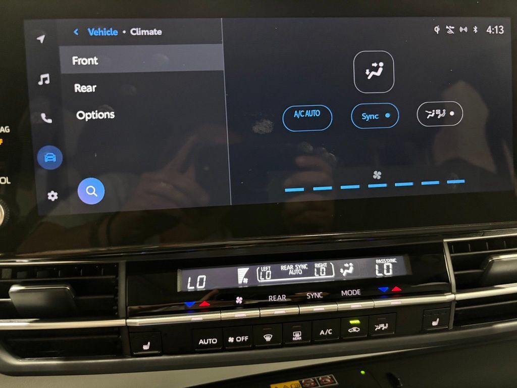 Used 2026 Toyota Sienna XLE AWD/4WD image 31
