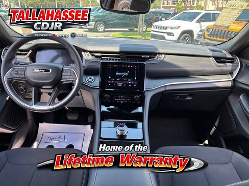 Used 2024 Jeep Grand Cherokee Laredo X w/ Trailer Tow Package AWD/4WD image 31