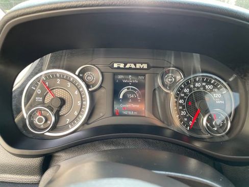 Used 2024 RAM 2500 Big Horn w/ Sport Appearance Package image 28