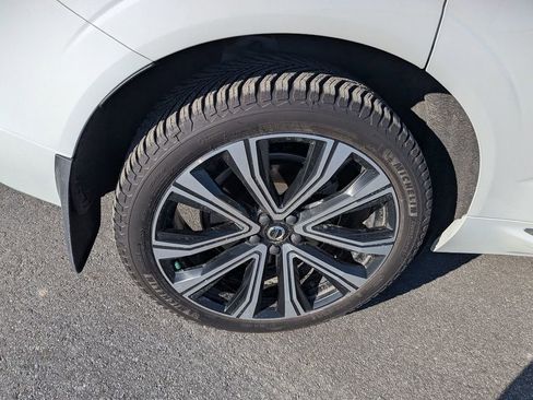 Used 2023 Volvo XC60 B6 Ultimate w/ Climate Package image 12