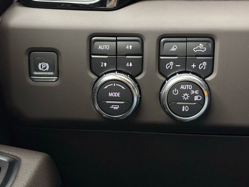 New 2025 GMC Sierra 2500 Denali w/ Denali Reserve Package image 26