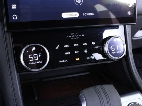 Used 2023 Jaguar F-PACE S image 29