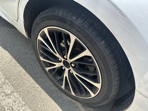 Used 2019 Toyota Camry SE image 6