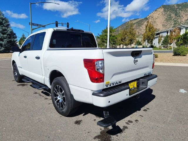 Used 2024 Nissan Titan SV w/ SV Convenience Package AWD/4WD image 5