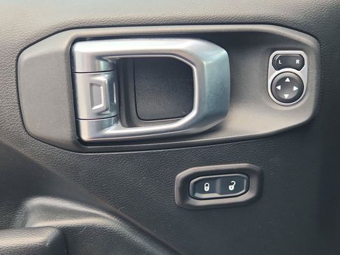 Used 2019 Jeep Wrangler Unlimited Sport S AWD/4WD image 22