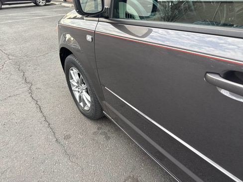 Used 2014 Dodge Grand Caravan SE image 27