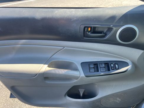 Used 2012 Toyota Tacoma 4x4 Double Cab w/ TRD Sport Pkg image 15