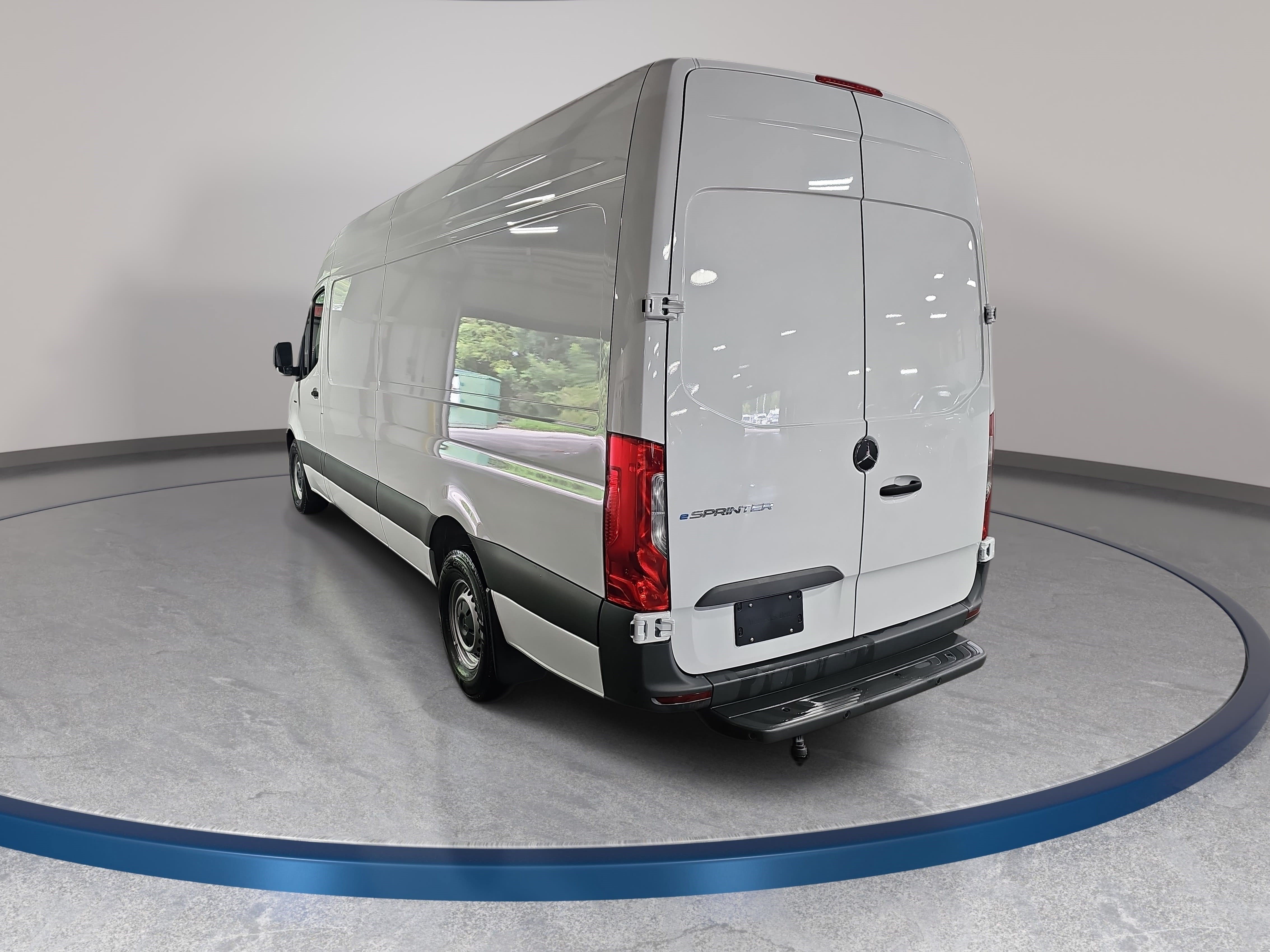 New 2025 Mercedes-Benz eSprinter 170 Cargo image 7