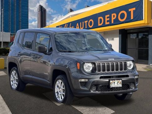 Used 2023 Jeep Renegade Latitude AWD/4WD image 6