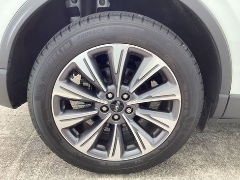 Used 2022 Lincoln Corsair Reserve w/ Equipment Group 201A image 8