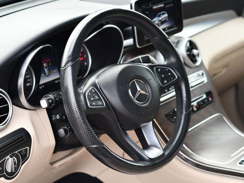 Used 2018 Mercedes-Benz GLC 300 4MATIC image 13