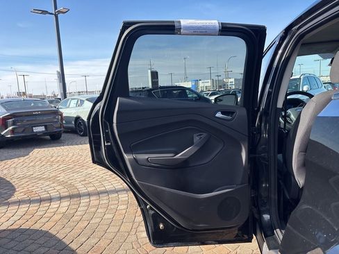 Used 2015 Ford Escape SE image 27