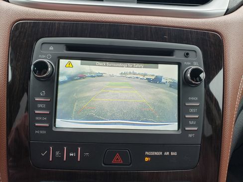 Used 2016 Chevrolet Traverse LT image 40