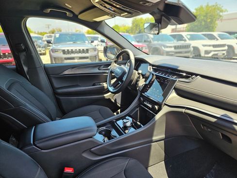 New 2026 Jeep Grand Cherokee Laredo RWD image 26