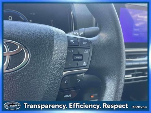 Used 2025 Toyota Camry LE w/ Convenience Package image 21