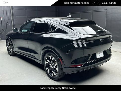 Used 2021 Ford Mustang Mach-E Premium image 5