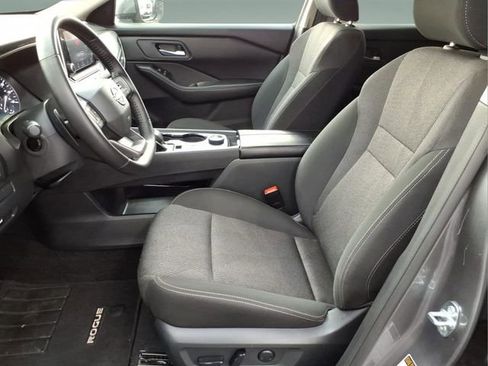 Certified 2025 Nissan Rogue SV AWD/4WD image 11