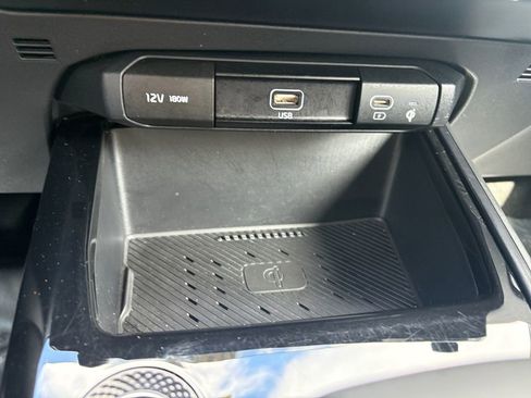 Used 2023 Kia Niro EX FWD image 26
