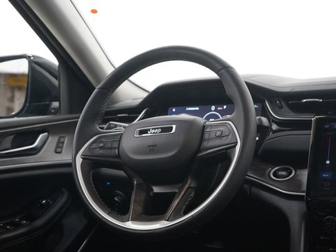 Used 2023 Jeep Grand Cherokee 4WD 4xe image 14