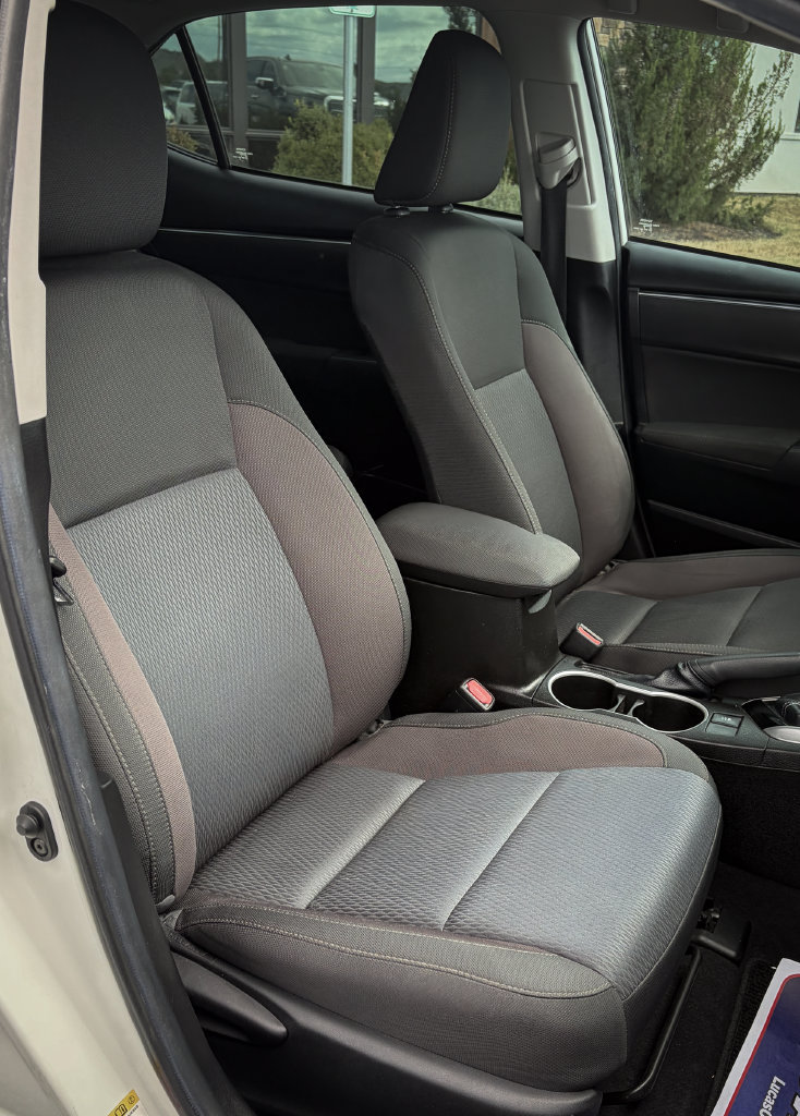 Used 2019 Toyota Corolla LE FWD image 26