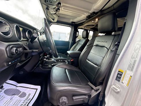 Used 2022 Jeep Wrangler Unlimited Sahara w/ Cold Weather Group image 23